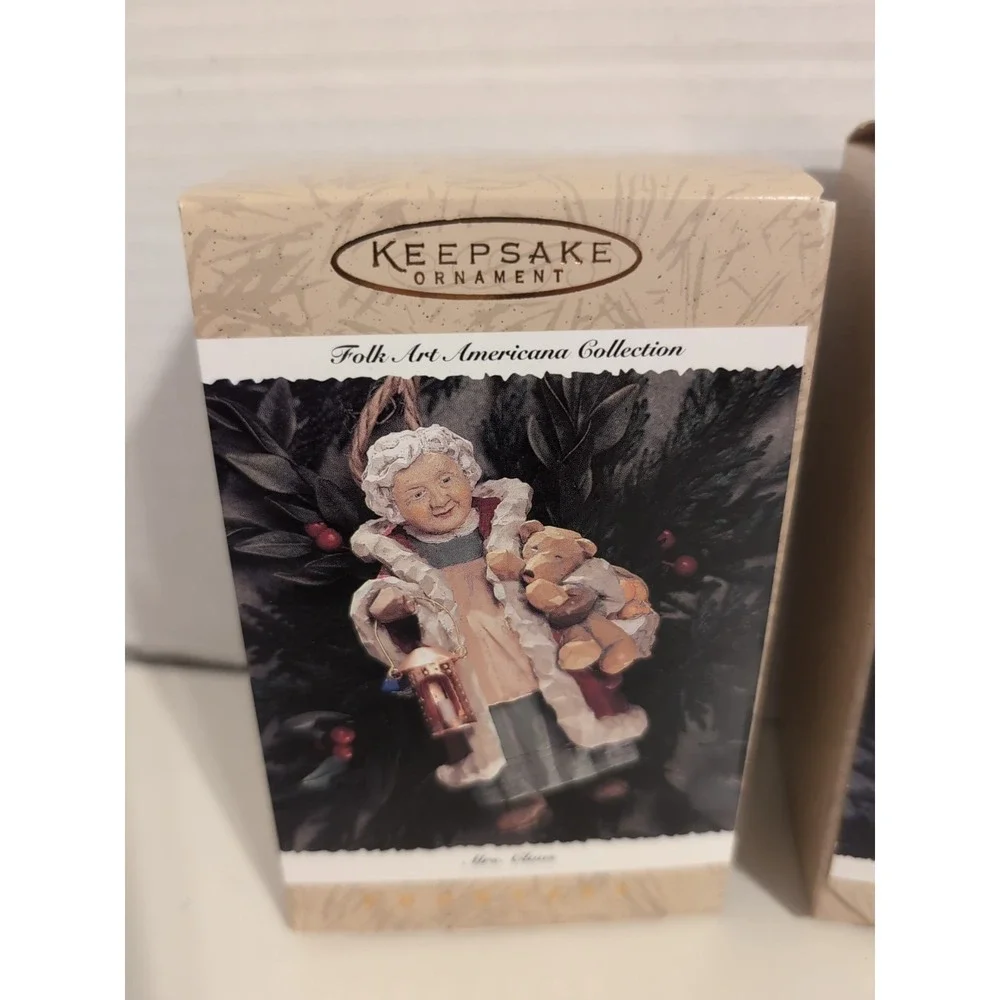 Vintage Hallmark Showcase Mrs. Claus and Santa's Keepsake Ornaments‎ NIB 1996
